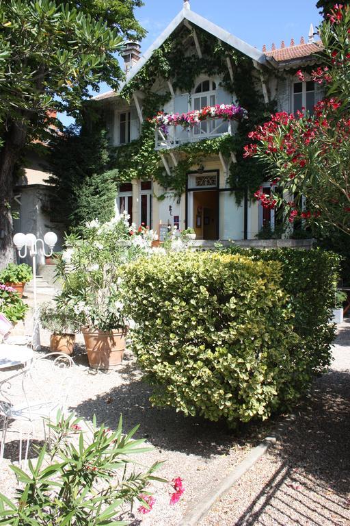 Hotel Le Chalet Fleuri Saint-Remy-de-Provence Exterior photo